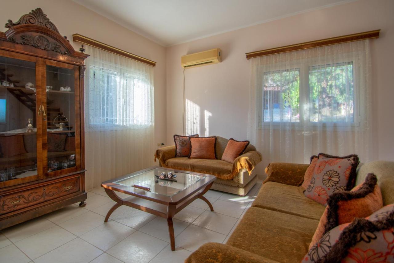 Artemis House Holiday home *
